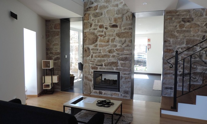 Sernancelhe House | Rural country house, modernly restored, with 1 room, next to Douro River
