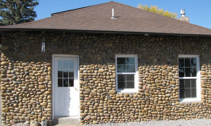 Basin House | Rural Country Cottage With Mountain Cabin Atmosphere
