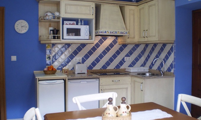 Villamayor Apartment | Rural, countryside, WIFI. For 2 persons. Asturias.
