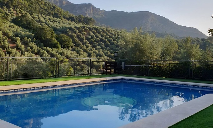 Iznatoraf House | Rural House 'Fuente Los Avellanos' with Mountain View, Wi-Fi and Air Conditioning