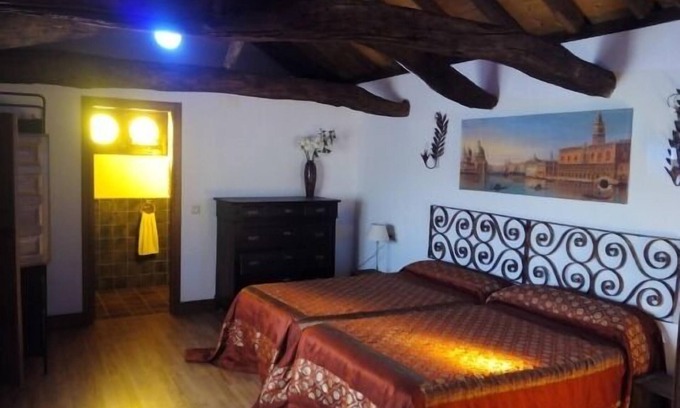Villarrubia de Santiago Cottage | Rural house (full rental) El Sueño de Lucrecia for 16 people