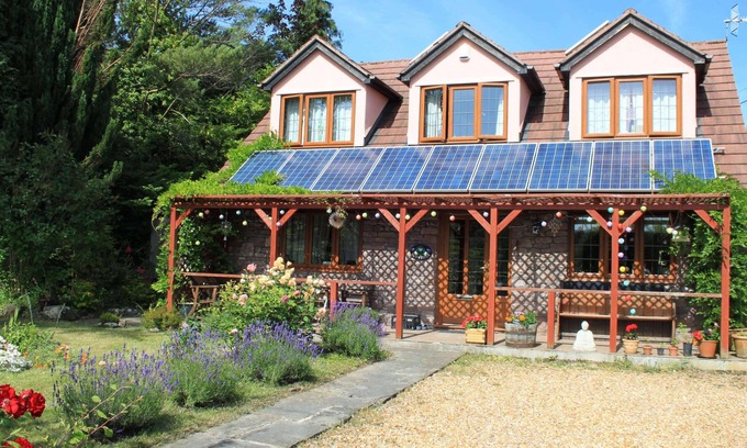 Pill House | Rural Family Home, 5 Minutes From Clifton Village