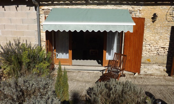 Benest Cottage | Rural Gite in quiet surroundings