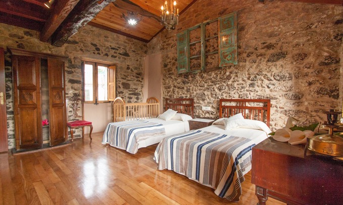 Santiago de Compostela Cottage | Rural house restored in Santiago de Compostela with private parking