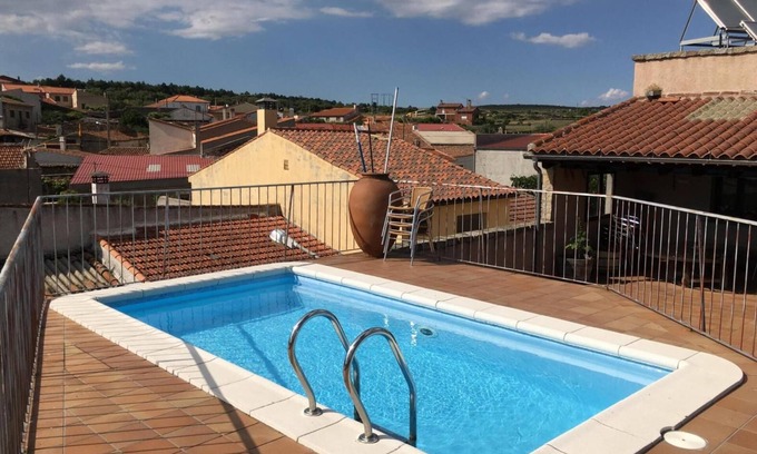 Villar de Ciervo House | Rural Holiday Home 'La Vertedera 2' with Mountain View, Pool and Air Conditioning
