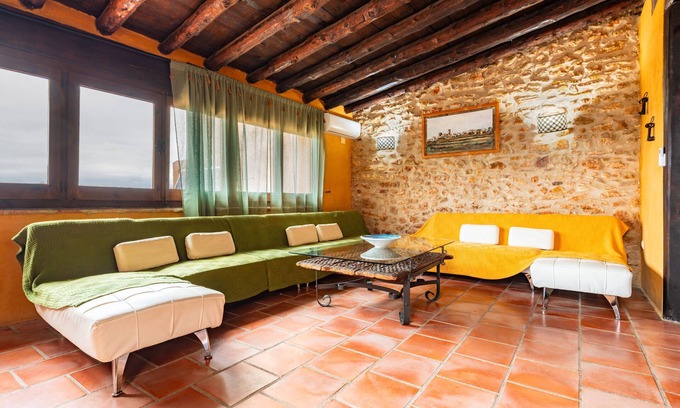 Canet lo Roig House | Rural Holiday Home 'El Trull' with Mountain View, Wi-Fi and Air Conditioning