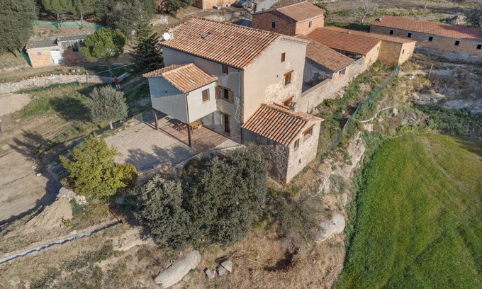 Casserres House | Rural Home 'Cal Trumfet' with Mountain View, Private Terrace and Wi-Fi