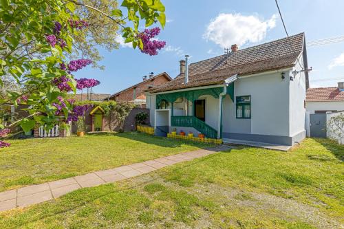 Velika House | Rural Homestead Trenkovo - Happy Rentals
