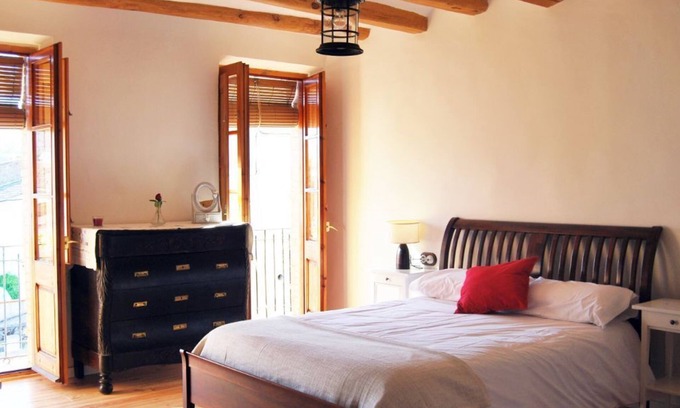 Mediona House | Rural house with patio and barbecue. Ideal for families and pets. 1 hour from Barcelona