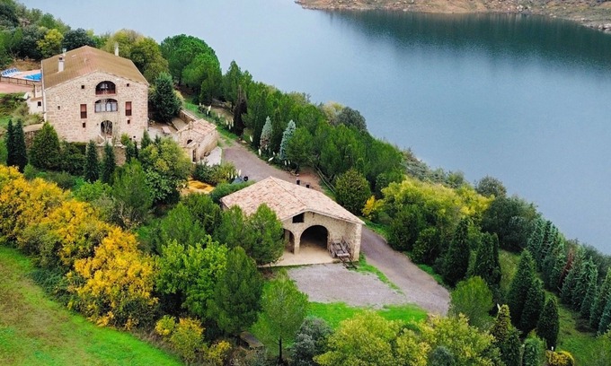 La Baronia de Rialb Cottage | Rural House by the Lake; 22 people; Air Conditioned; Groups, Families