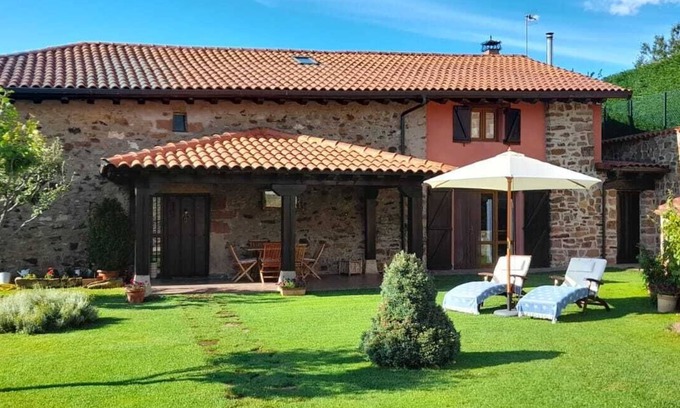 Pineda de la Sierra Cottage | Rural house El Hayedo, in the heart of the Sierra de la Demanda Burgalesa.