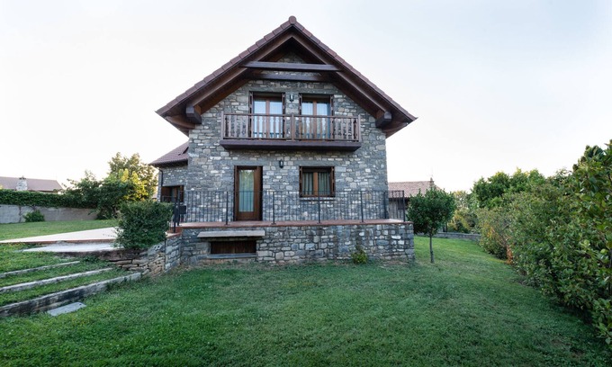 Jaca Ski Chalet | Rural house breeze of Jaca