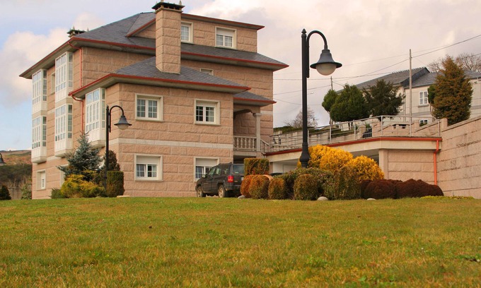 Baralla House | Rural House Chalet with Jacuzzi and Barbecue in full narturaleza | Lugo Galicia