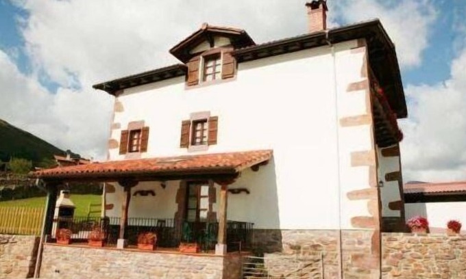 Azpilkueta Cottage | Rural house completely renovated in the Baztan valley