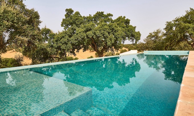 Posadas House | Rural House 'Dehesa El Alcornocal' with Private Pool, Wi-Fi and Air Conditioning
