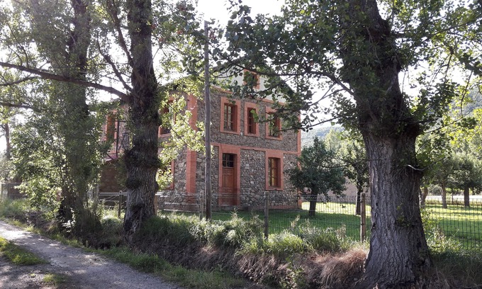 Matallana de Torio House | Rural house El Refugio de Valporquero. Isolated mansion in the middle of a nature reserve