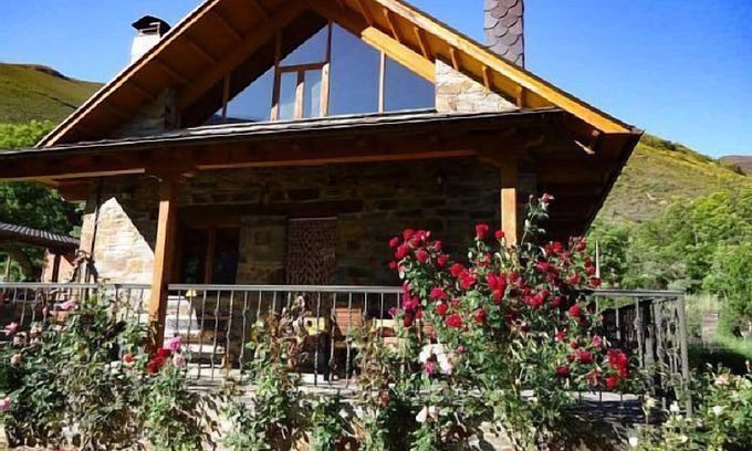 Burbia Cottage | Rural house El Salgueiro for 6 people