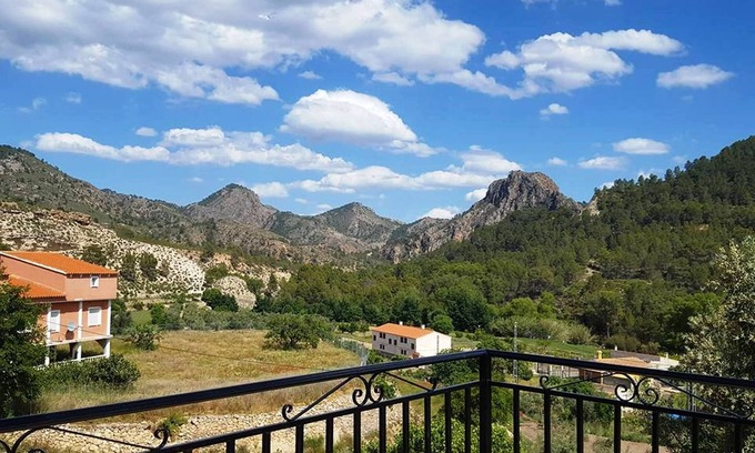Elche De La Sierra Cottage | RURAL HOUSE E PUENTE DEL SEGURA