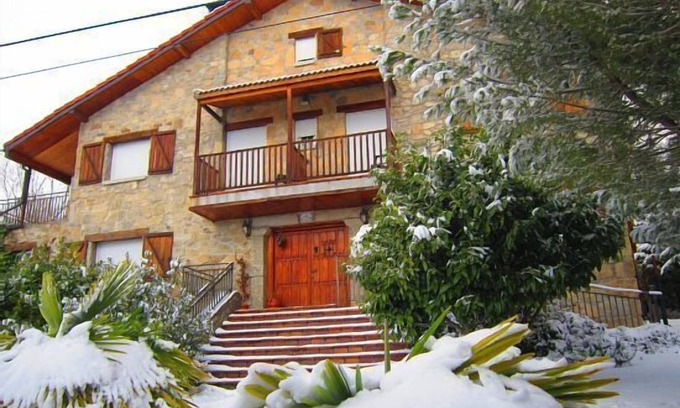 Hoyos del Collado House | Rural House (Full Rental. 6 rooms with bathroom) 12 pax in GREDOS.