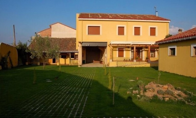 Banos de Cerrato Cottage | Rural house (full rental) El Portal del Cerrato for 12 people