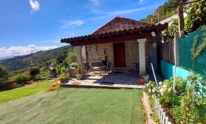 Arbo Apartment | Rural house (full rental) Paraje Do Cura for 3 people,