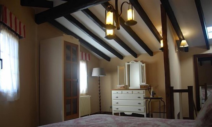 Arenas de Cabrales Cottage | Rural house (full rental) El Rabión for 2 people
