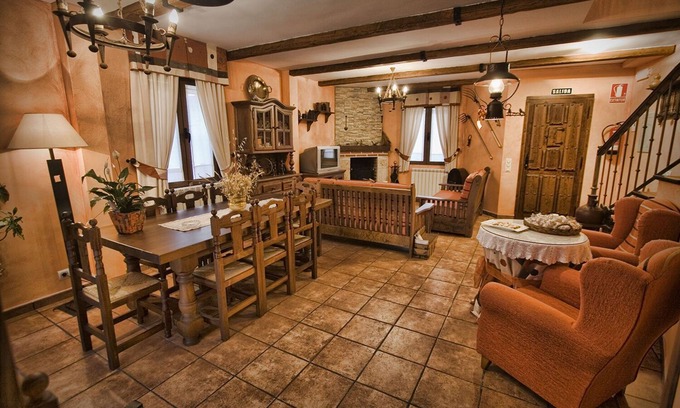 Pollos Cottage | Rural house (full rental) El Herrero de Pollos for 6 people