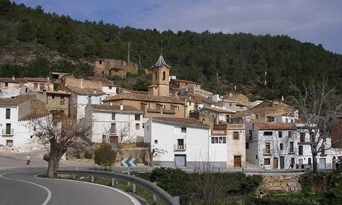Alcudia de Veo House | RURAL HOUSE IN SIERRA DE ESPADAN- VEO