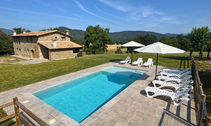 Sant Miquel de Campmajor House | Rural House 'La Rossa' with Mountain Views, Private Pool and Wi-Fi