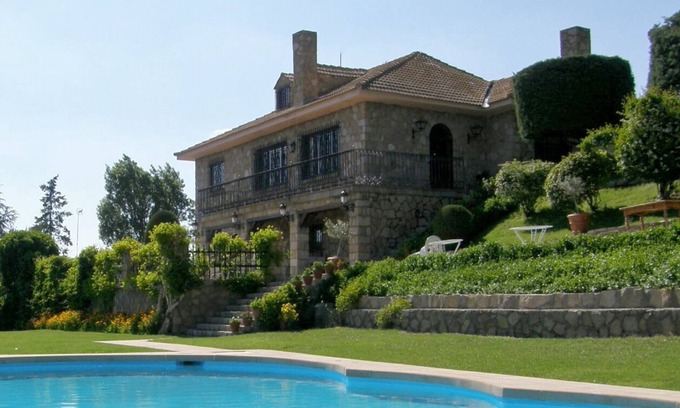 La Serrada Cottage | Rural House Las Yernas in La Serrada, a few minutes from Ávila