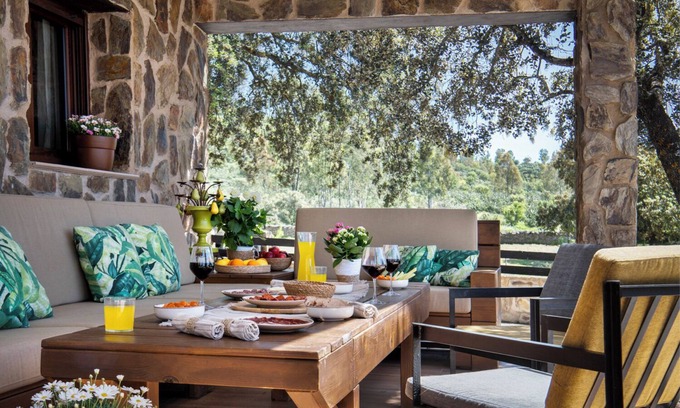 Llerena Cottage | Rural house surrounded by mountains with swimming pool, skatepark and children's playground in Llerena