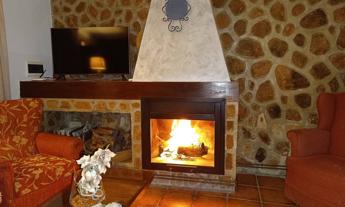 Caravaca de la Cruz Cottage | Rural house with private swimming pool, for families and friends.