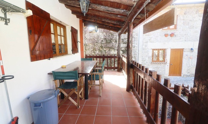 Covide Cottage | Rural House with Fireplace