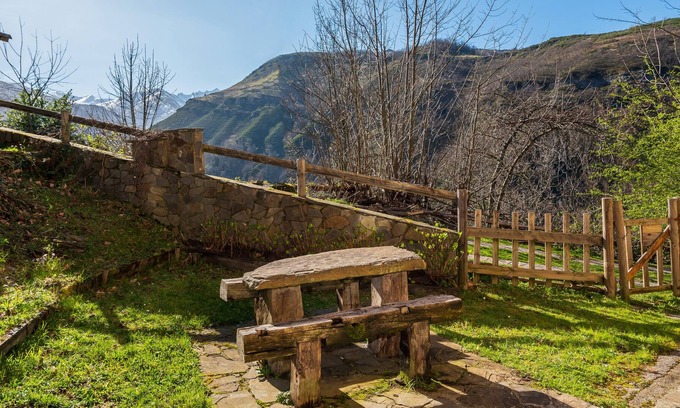 Llananzanes House | RURAL MOUNTAIN COMPLEX