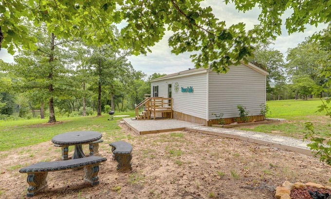 Boswell Cabin | Rural Mt Olive Cabin Rental w/White River View!