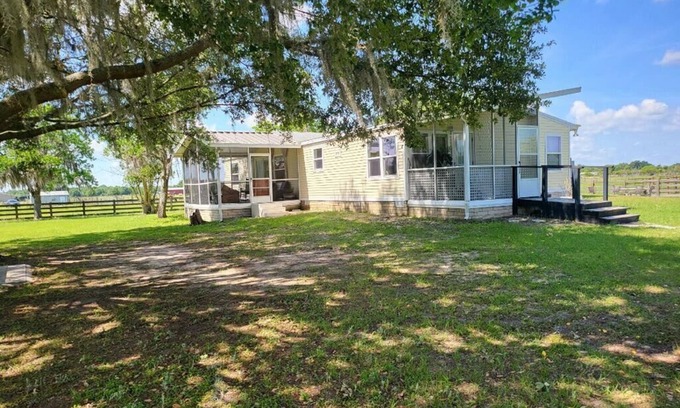 Polk City House | Rural, Pet & RV friendly house centrally located