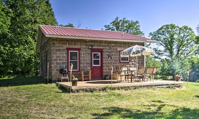 Pine River Cabin | Rural Pine River Cabin: Snowmobile + Snowshoe
