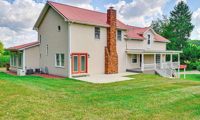 Somerdale House | Rural & Private Dover Retreat: Close to Wineries!