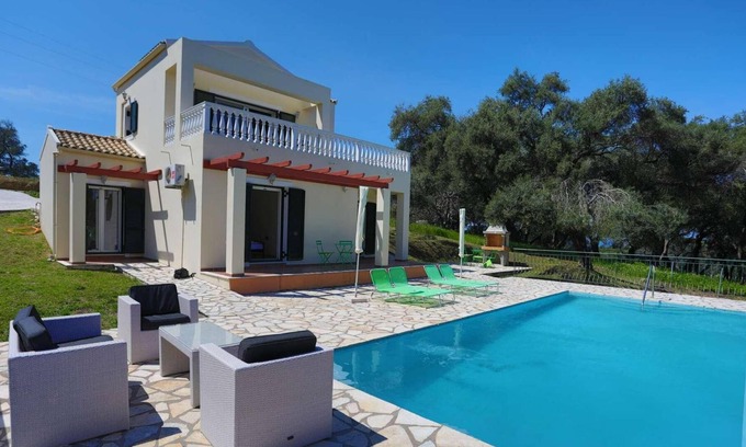 Astrakeri Villa | Rural property with stunning sea views