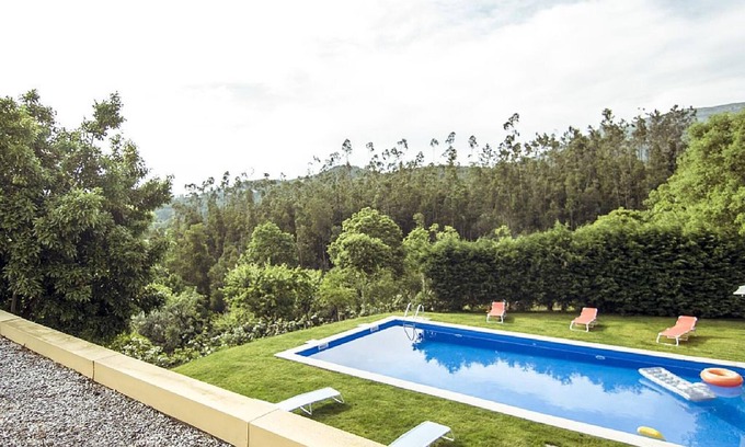 Meixedo Cottage | Rural tourism, nature walks, private swimming pool, beach at 15km, 8 persons