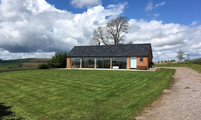 Whichford House | Rural retreat with spectacular views