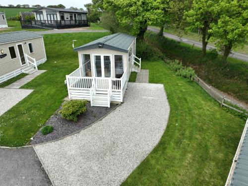Hewas Water Cabin | Rural Retreat Chy Kensa a Hot Tub Haven