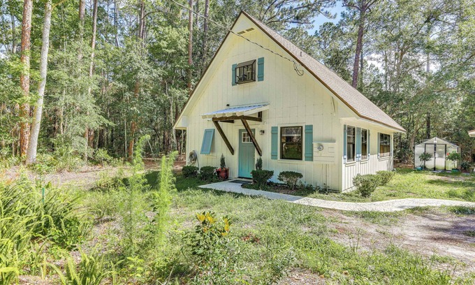 Fruit Cove Cottage | Rural Retreat! Florida Cottage w/Screened Patio