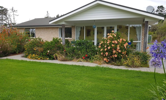 Waipu House | Rural retreat minutes from the beaches of Waipu