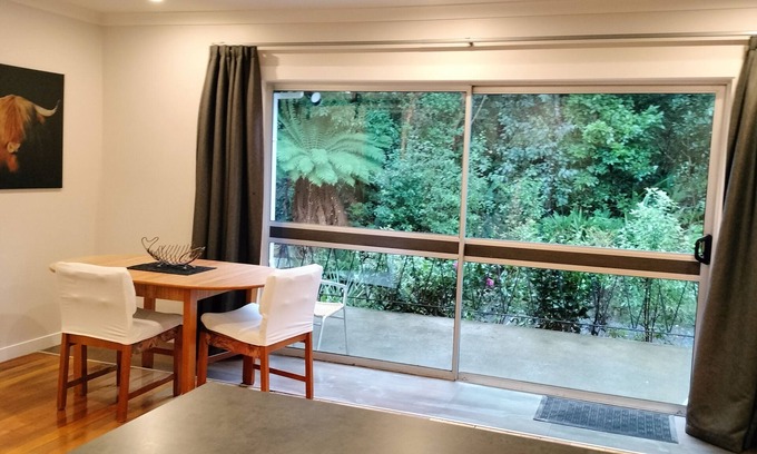 Otatara Cottage | Ruru Hideaway. Quiet home surrounded in native bush and birds. Boat parking.