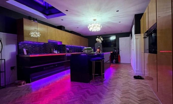 Rushden House | Rushden Retreat on Wellingborough Road