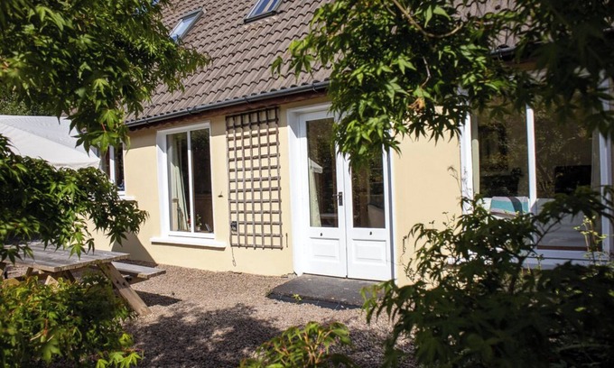 Kenmare House | Rusheens Cottage. Charming comfortable cottage with sauna in peaceful valley.
