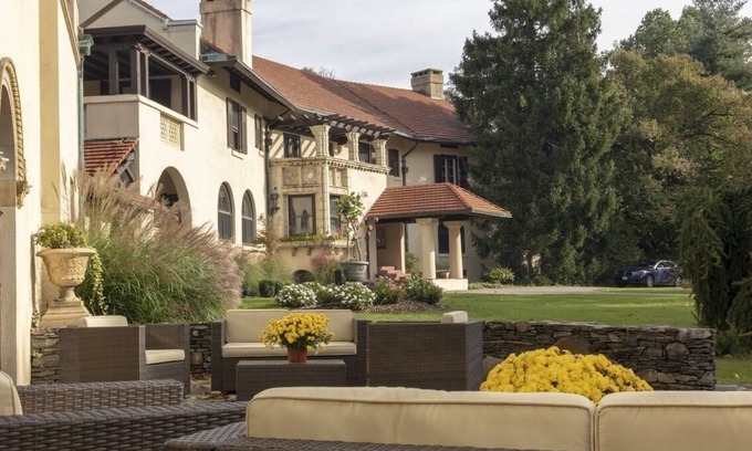Highland Mills Bed & Breakfast | Rushmore Estate in Woodbury NY Bed and Breakfast
