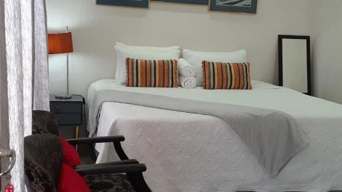 Greater Johannesburg Metropolitan Area Apartment | Russell's Rest Rooms