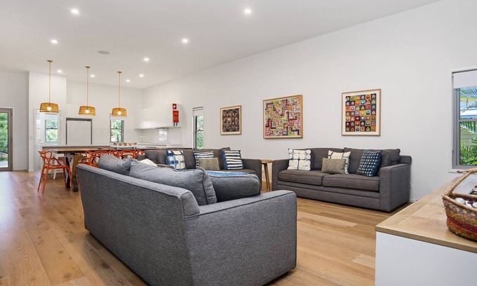 Hawks Nest House | Russell Street Retreat